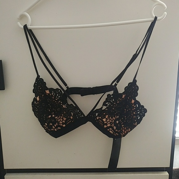 ⛔ SOLD ⛔ Nasty Gal CloseCrochet Harness Bralette L - Picture 4 of 4